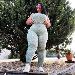 NWOT Buffbunny Siren Crisscross Legging in Eden Print Green sz XL